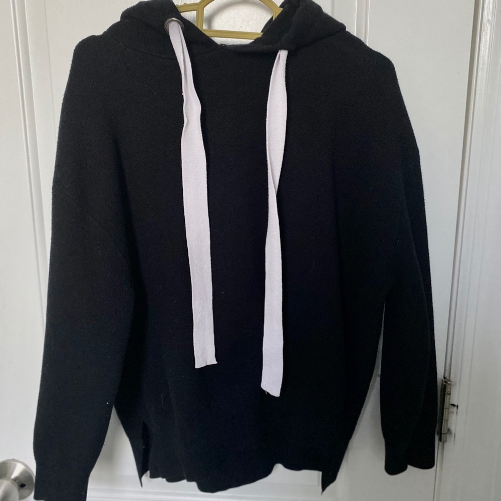Black crop hoodie size small